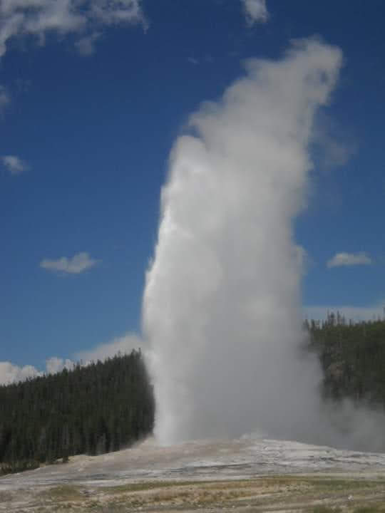 best attractions in Yellowstone National park