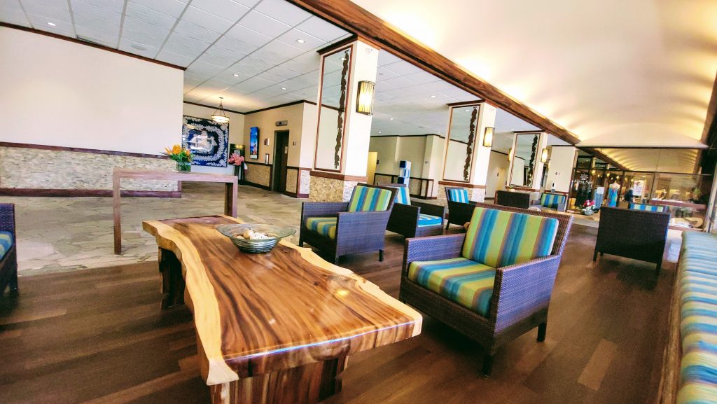 royal lahaina resort lobby