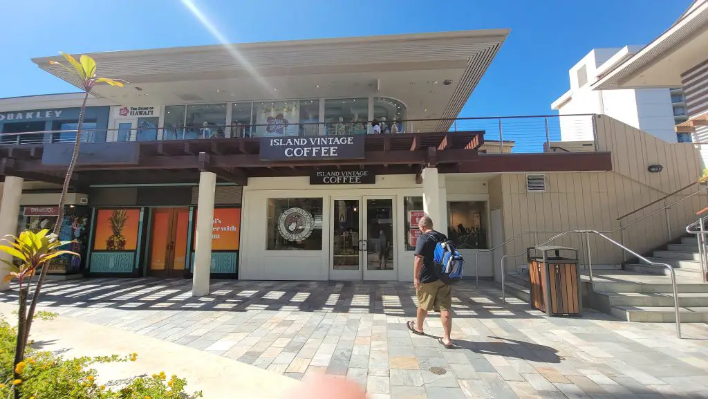 whalers village maui hawaii