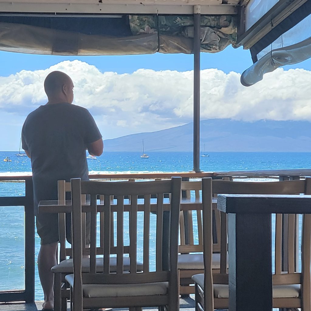 lahaina oceanfront restaurant maui